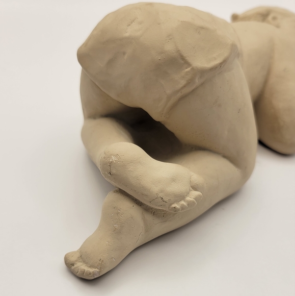Vintage Austin Productions baby sculpture by Sculptured Treasures Inc. 1982 - Picture 4 of 7
